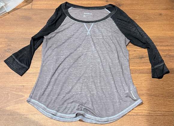 Reebok Tops - Reebok Women's Gray and Black 3/4 Sleeve Raglan Baseball Tee Size M